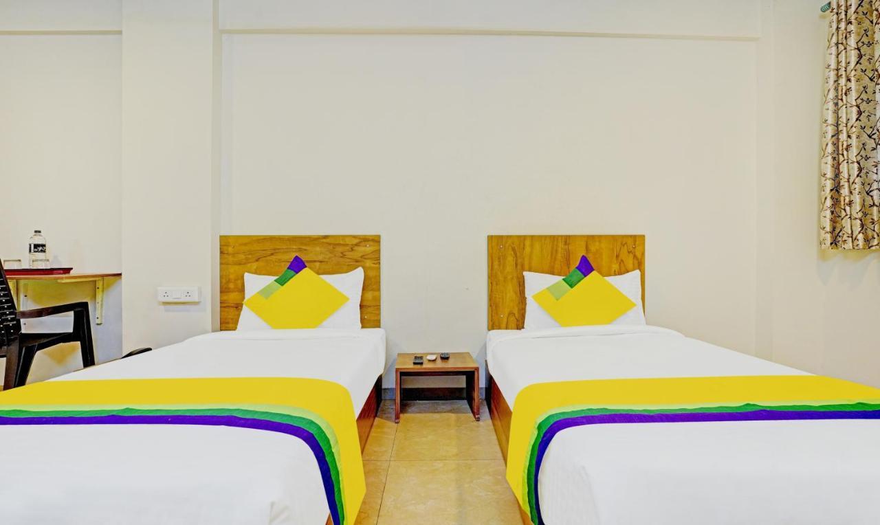 Itsy Hotels Oasis Pride ナーシク エクステリア 写真